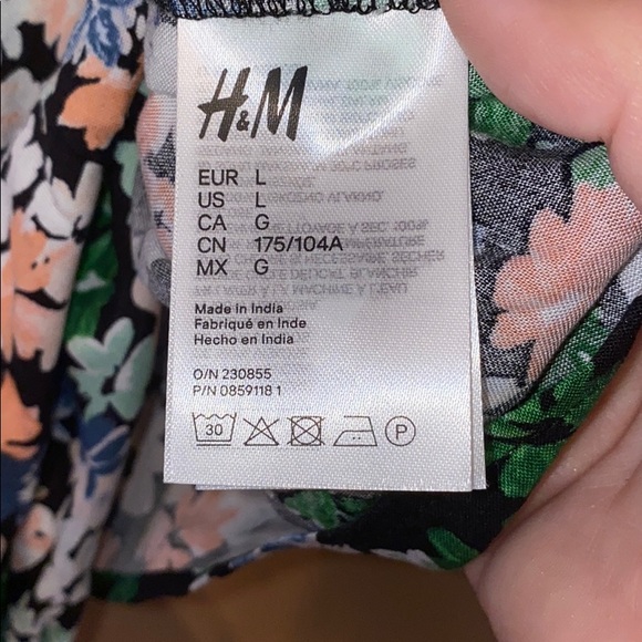 H&M Top - Picture 5 of 5